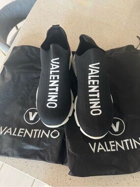 Valentino Garavani VLTN Knit Slip-On Men’s 9 Sneakers Black White Designer 9M